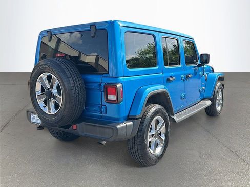 Used 2022 Jeep Wrangler Unlimited Sahara AWD/4WD image 4