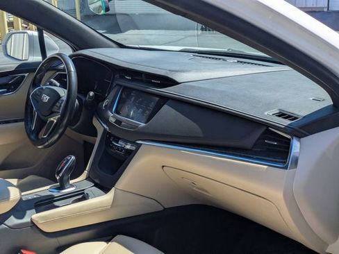 Used 2019 Cadillac XT5 AWD image 36