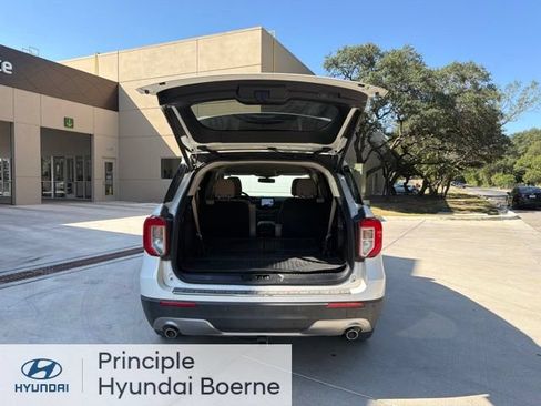 Used 2020 Ford Explorer Limited AWD/4WD image 4