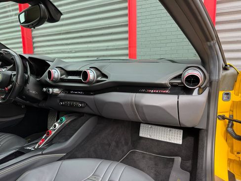 Used 2019 Ferrari 812 Superfast RWD image 43