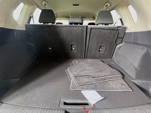 Used 2023 Nissan Rogue SV image 25