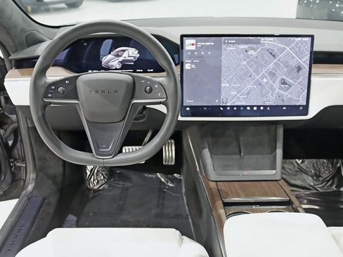 Used 2022 Tesla Model S image 14