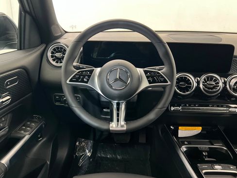 New 2026 Mercedes-Benz GLB 250 4MATIC image 12