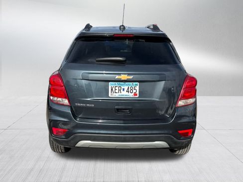 Used 2022 Chevrolet Trax LT w/ LT Convenience Package image 5