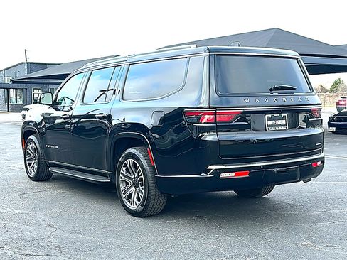 Used 2024 Jeep Wagoneer L Series II image 6