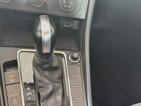 Used 2019 Volkswagen Jetta FWD image 23