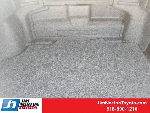 Used 2018 Toyota Avalon Limited image 34