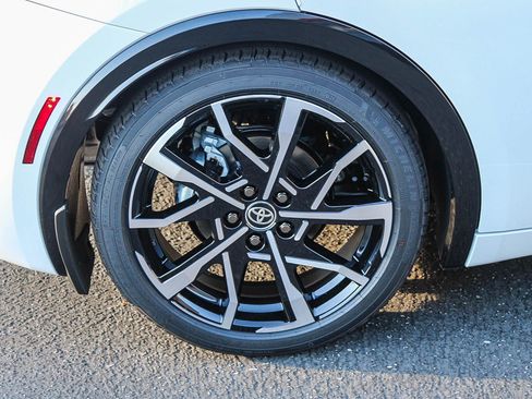 New 2026 Toyota Prius Plug-In Hybrid image 12