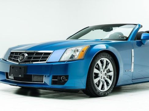Used 2009 Cadillac XLR Platinum in Electra Blue 1 of image 10