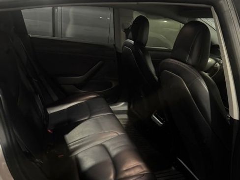 Used 2018 Tesla Model 3 Long Range image 9