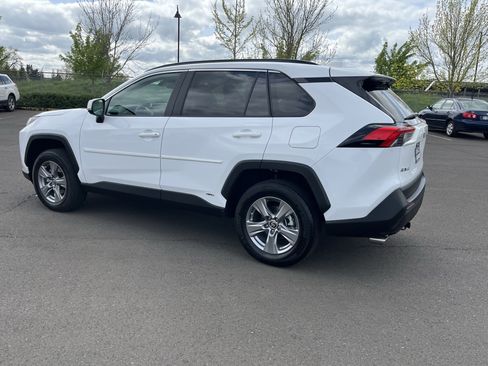 Used 2024 Toyota RAV4 LE image 6
