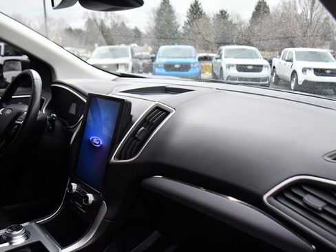 Used 2021 Ford Edge SEL w/ Convenience Package image 15