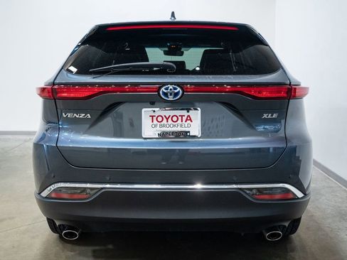 Certified 2023 Toyota Venza XLE image 8