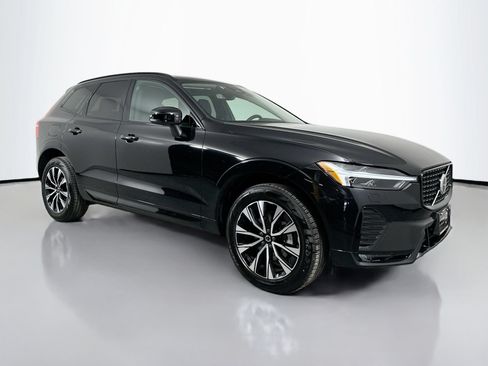 Used 2025 Volvo XC60 B5 Core AWD/4WD image 3