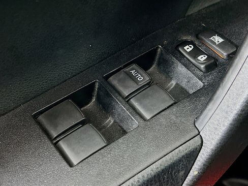 Used 2015 Toyota Corolla S Premium image 19