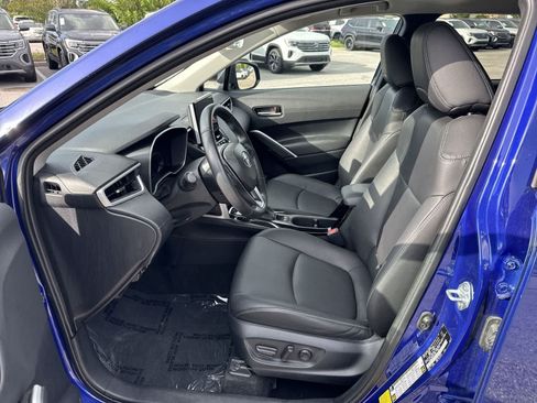 Used 2025 Toyota Corolla Cross XLE FWD image 23