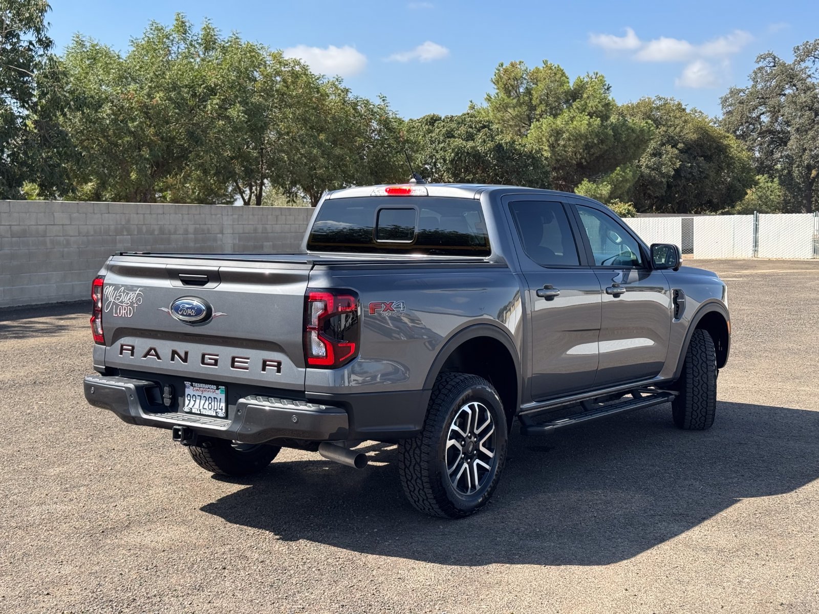 Used 2025 Ford Ranger Lariat w/ FX4 Off-Road Package AWD/4WD image 4