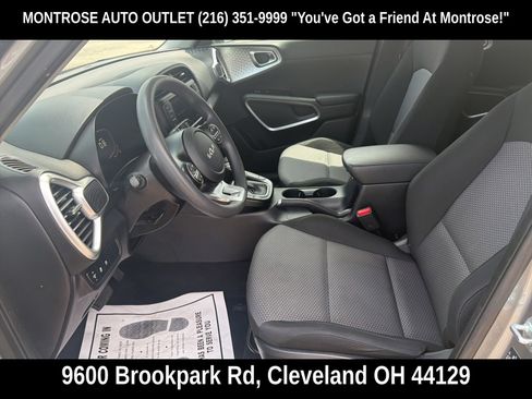 Used 2024 Kia Soul LX w/ Option Group 015 FWD image 15