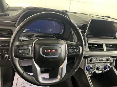 Used 2024 GMC Yukon SLT image 16