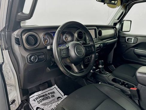 Used 2022 Jeep Gladiator Sport AWD/4WD image 9