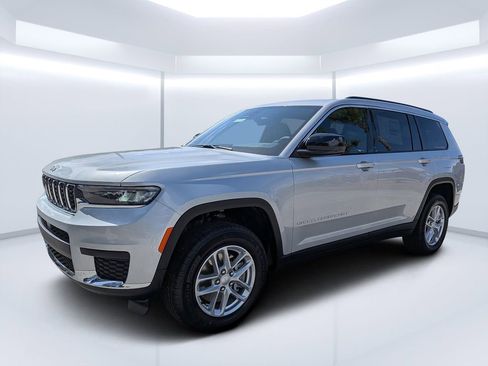 New 2026 Jeep Grand Cherokee L Laredo w/ Trailer Tow Package RWD image 7