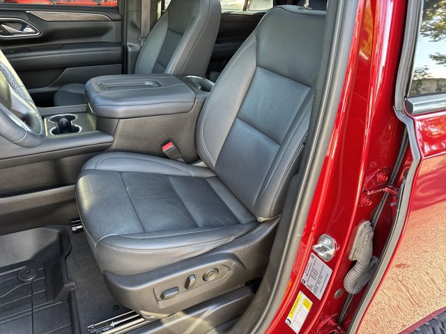 Used 2022 Chevrolet Tahoe Z71 w/ Luxury Package AWD/4WD image 7