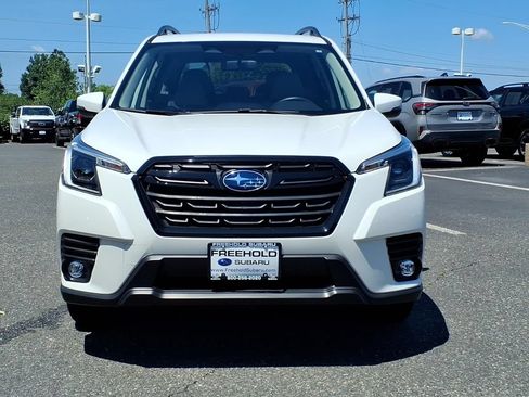 Used 2024 Subaru Forester Limited AWD/4WD image 2
