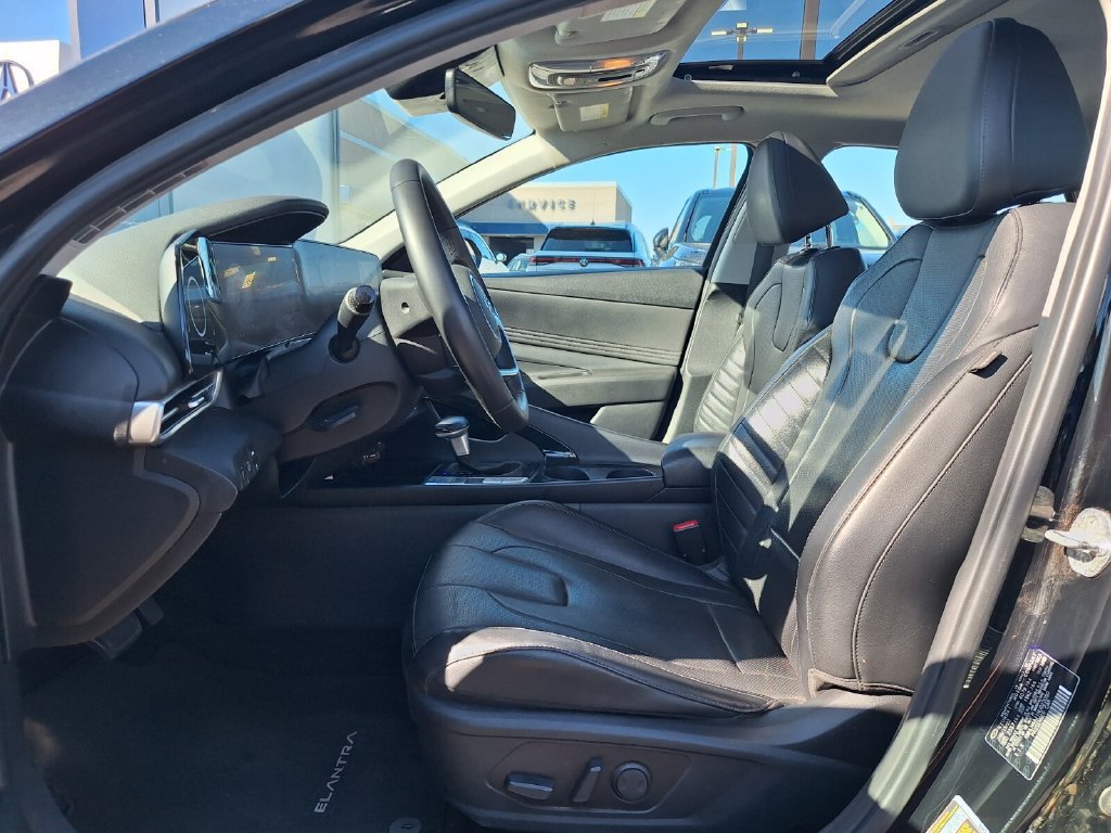 Used 2022 Hyundai Elantra Limited w/ Cargo Package FWD image 11