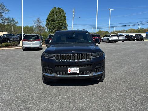 Used 2023 Jeep Grand Cherokee L Limited w/ Trailer Tow Group (B) image 2