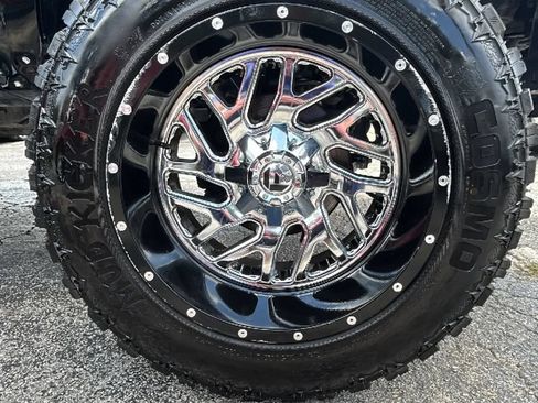 Used 2015 Chevrolet Silverado 1500 High Country w/ High Country Premium Package RWD image 3