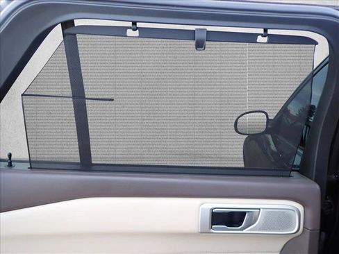 Used 2020 Ford Explorer Platinum w/ Premium Technology Package image 11