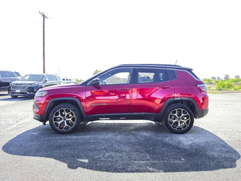 Used 2025 Jeep Compass Limited AWD/4WD image 14