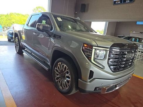 Used 2025 GMC Sierra 1500 Denali Ultimate AWD/4WD image 2