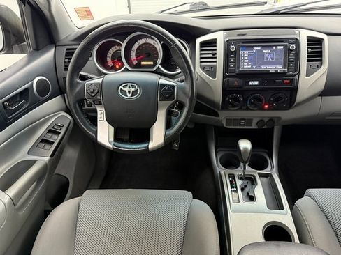 Used 2014 Toyota Tacoma PreRunner image 30