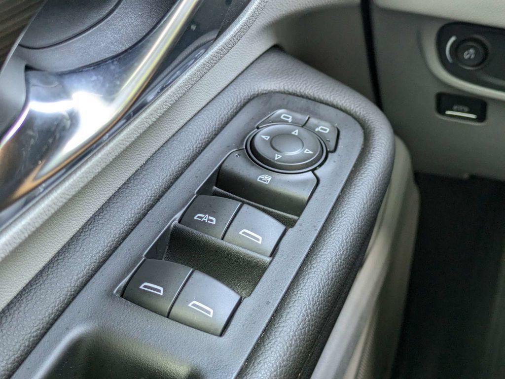 Used 2020 GMC Terrain SLT w/ Preferred Package FWD image 24