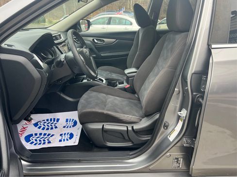 Used 2016 Nissan Rogue S w/ Appearance Package image 9