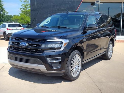 Used 2024 Ford Expedition Limited AWD/4WD image 1