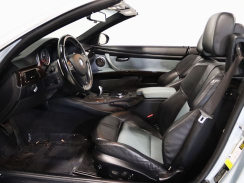 Used 2011 BMW M3 Convertible RWD image 41