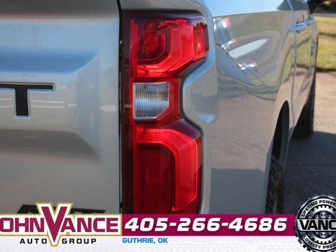 Used 2021 Chevrolet Silverado 1500 RST image 12