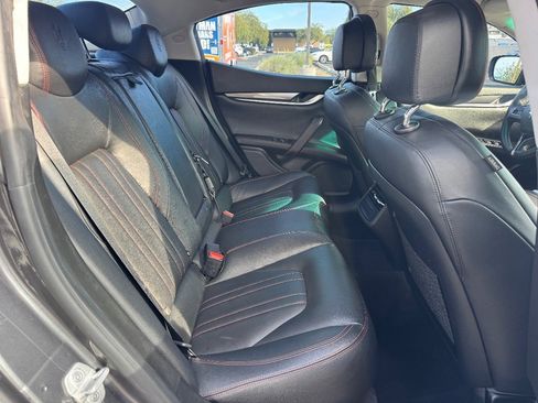 Used 2015 Maserati Ghibli image 11