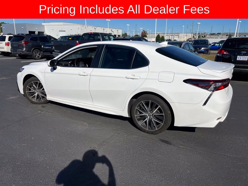Used 2022 Toyota Camry SE FWD image 7