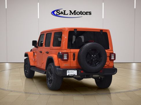 Used 2023 Jeep Wrangler Unlimited Sahara AWD/4WD image 6