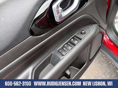 Used 2025 Jeep Compass Trailhawk AWD/4WD image 11