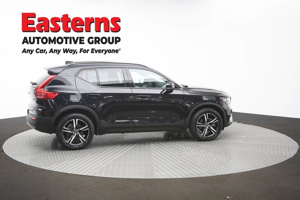 Used 2024 Volvo XC40 B5 Core AWD/4WD image 46