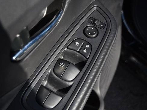 New 2025 Nissan Versa SV image 9