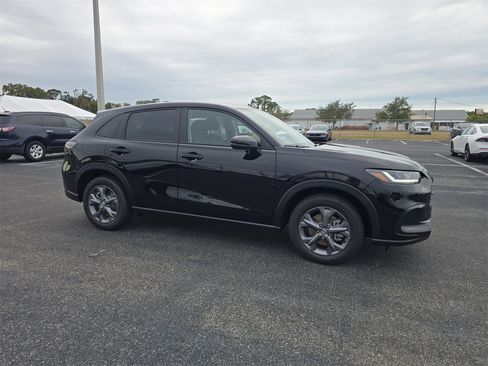 New 2026 Honda HR-V LX image 2