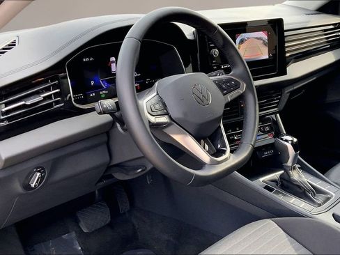 Certified 2025 Volkswagen Jetta S image 13