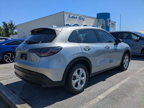 Used 2024 Honda HR-V LX image 3