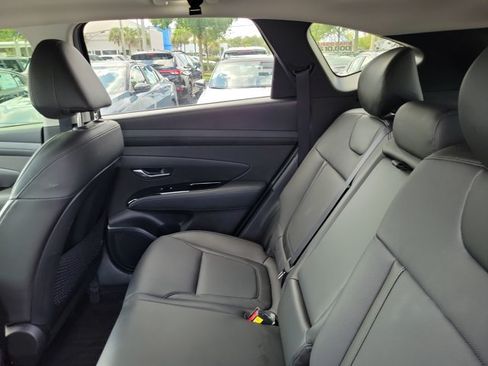 Used 2025 Hyundai Tucson Limited FWD image 13