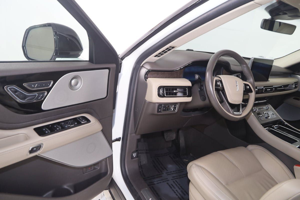 Used 2022 Lincoln Aviator Grand Touring w/ Equipment Group 301A AWD/4WD image 45